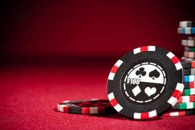 Fortune Mouse wheel display on zeus200 mobile app showing live dealer and spinning wheel